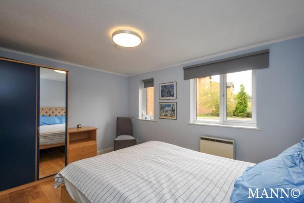 Morden Flat Close To Dlr Station With Free Parking Londres Exterior foto